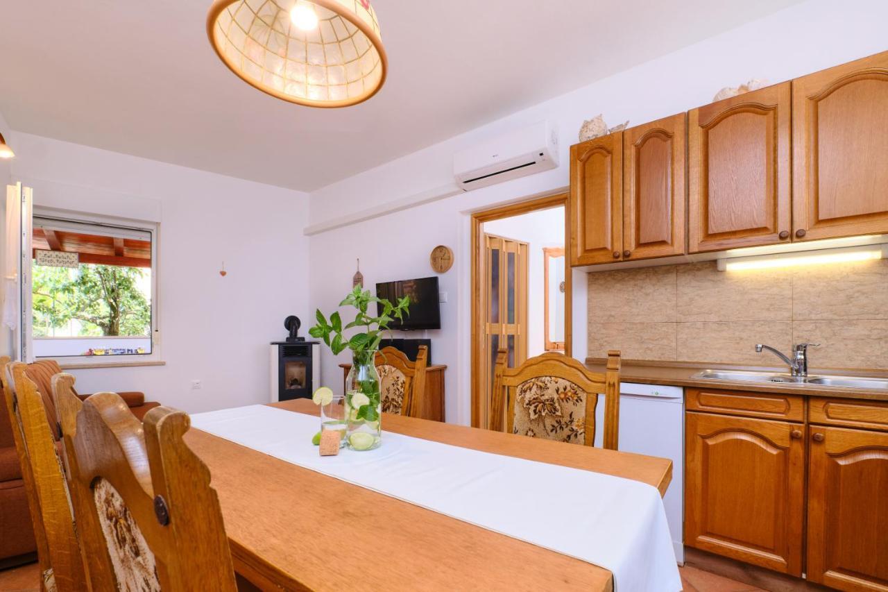 Apartments Antares Mali Lošinj Eksteriør billede