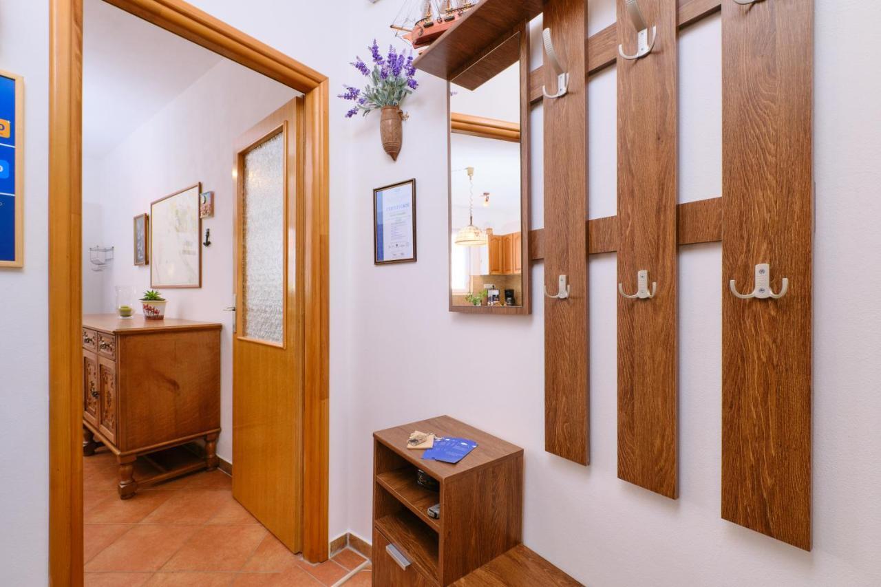 Apartments Antares Mali Lošinj Eksteriør billede