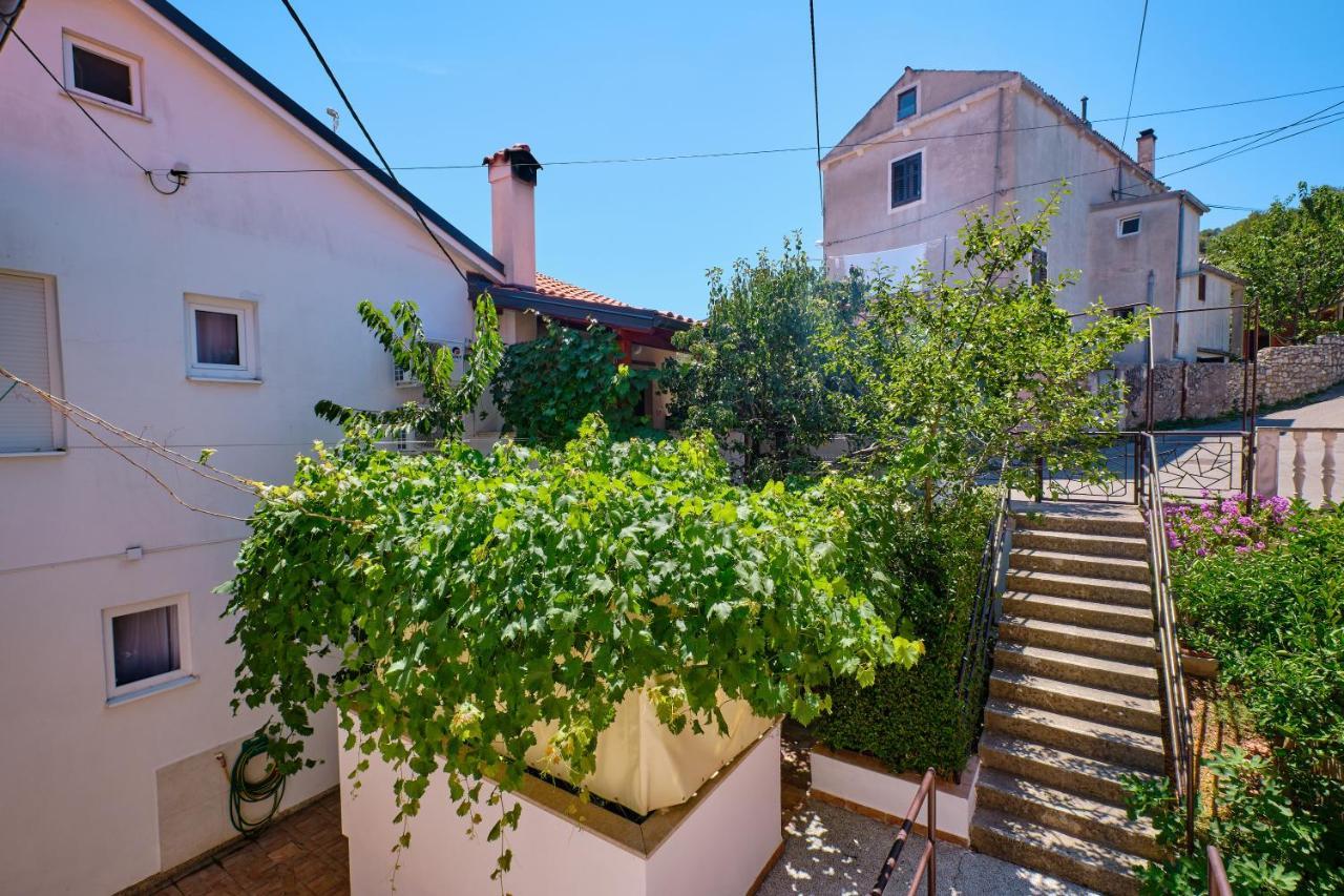 Apartments Antares Mali Lošinj Eksteriør billede