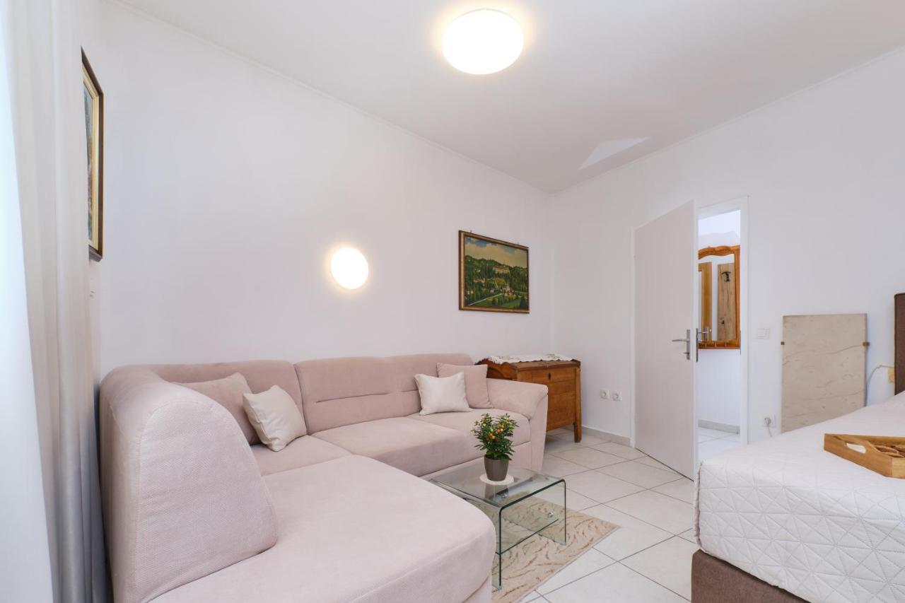 Apartments Antares Mali Lošinj Eksteriør billede